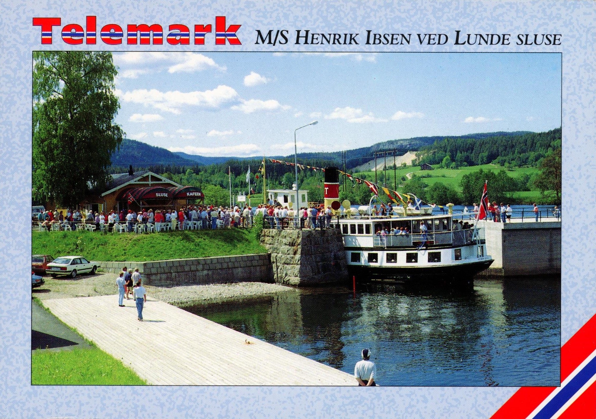 M/S Henrik Ibsen ved Lunde sluse (K. Nordahl-Skien S-2111)