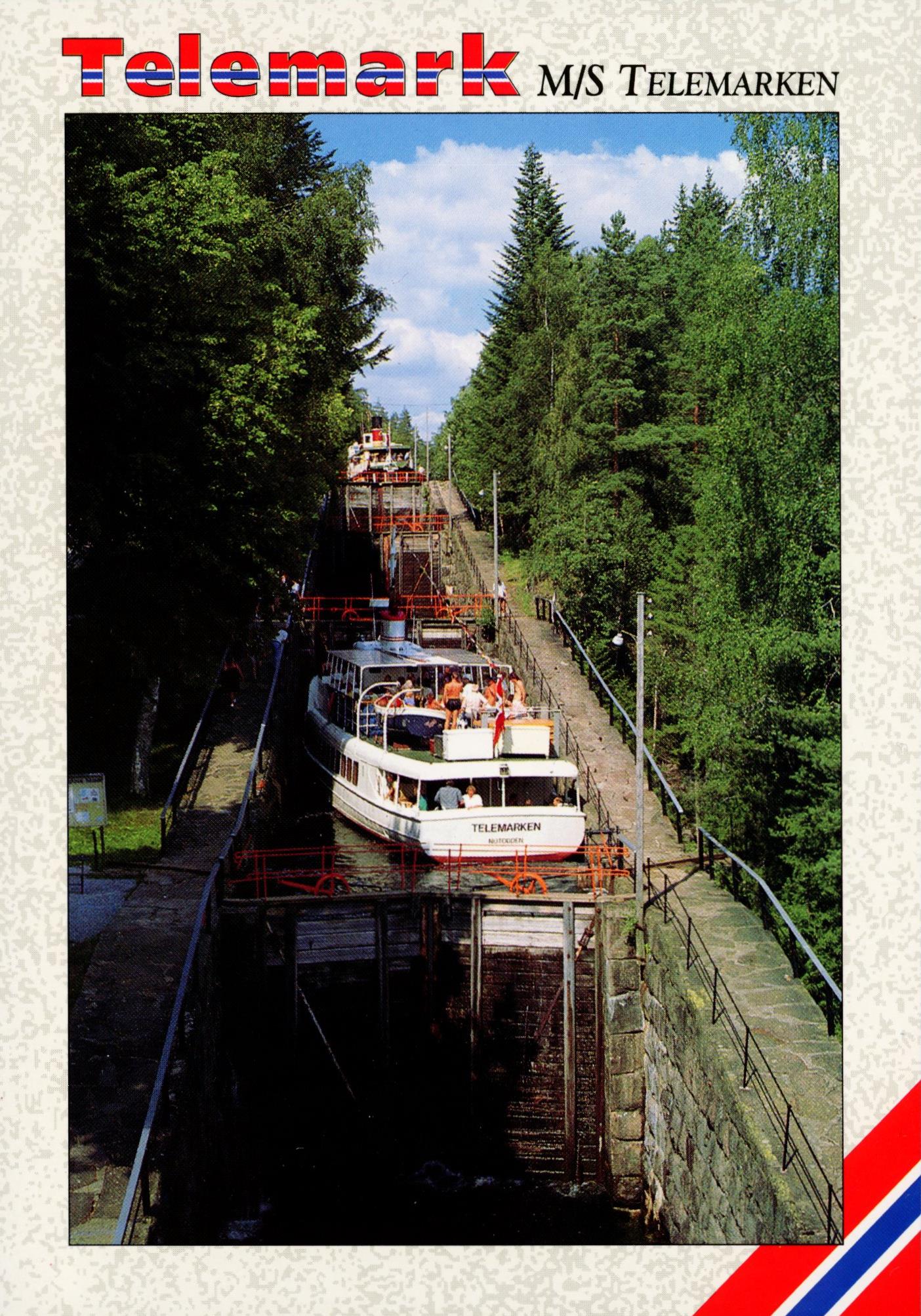 M/S Telemarken i Vrangfoss sluse (K. Nordahl-Skien S-2116)